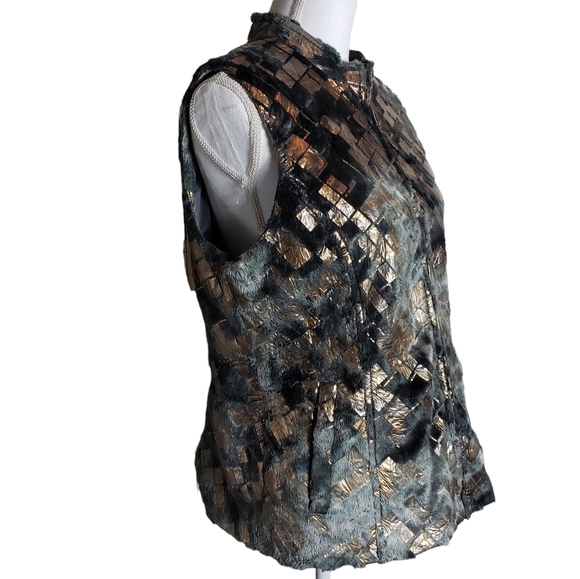 Erin London Faux Fur Vest Size Medium Gray Gold Metallic Abstract Print Full Zip - Picture 3 of 14